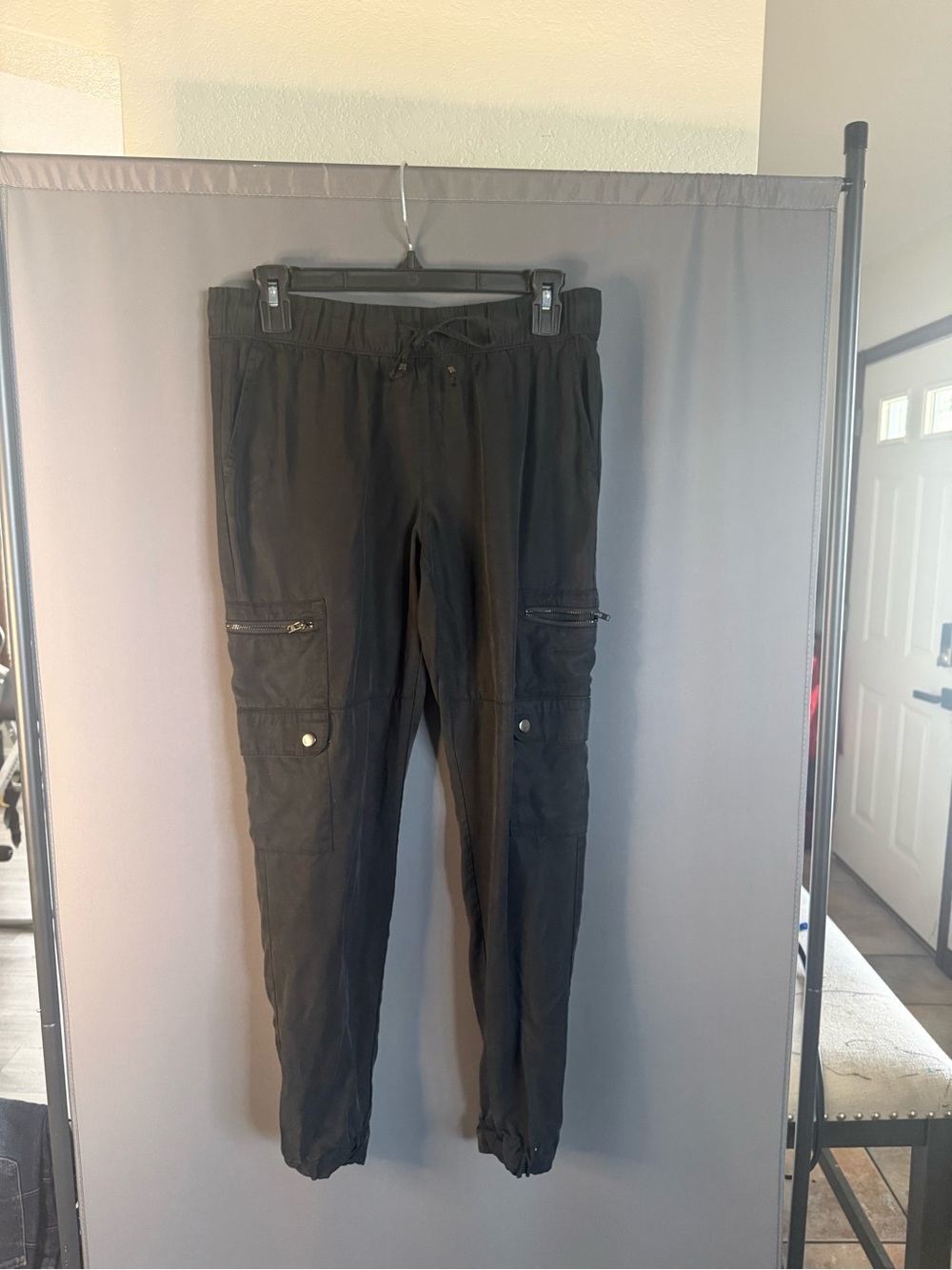 Banana Republic Black womans Cargo Joggers